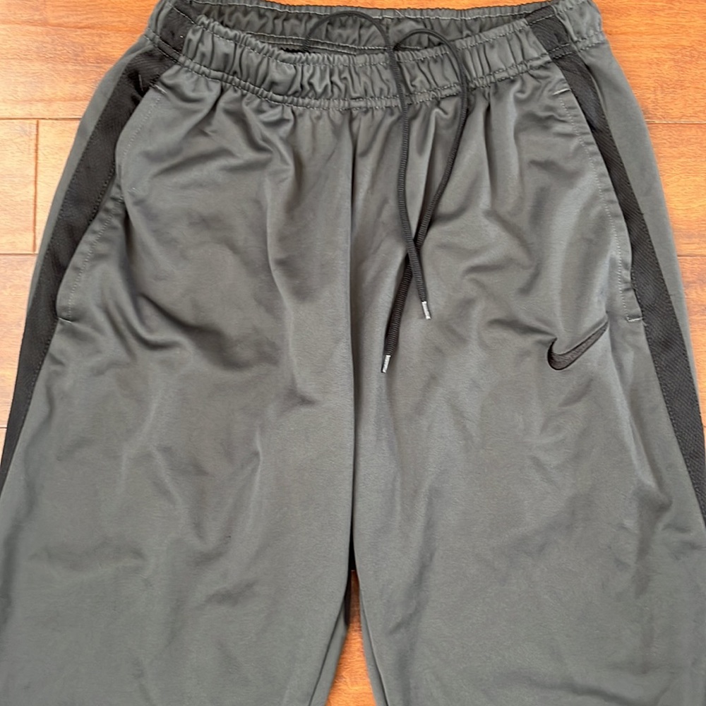 Men’s Nike track style pants - Picture 2 of 10